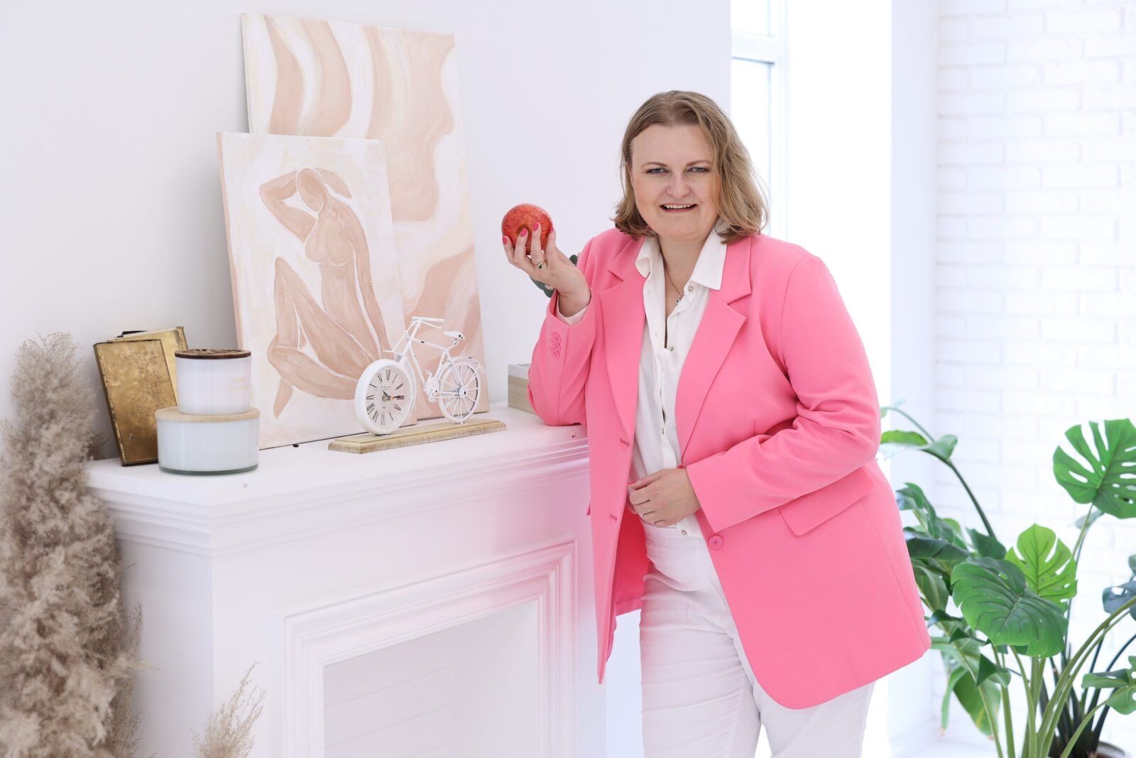 Dlaczego kobiety sabotują swój sukces? Poznaj 5 błędów, przez które tracisz pieniądze (i jak przestać to robić!) Dlaczego kobiety sabotują swój sukces? Poznaj 5 błędów, przez które tracisz pieniądze (i jak przestać to robić!)